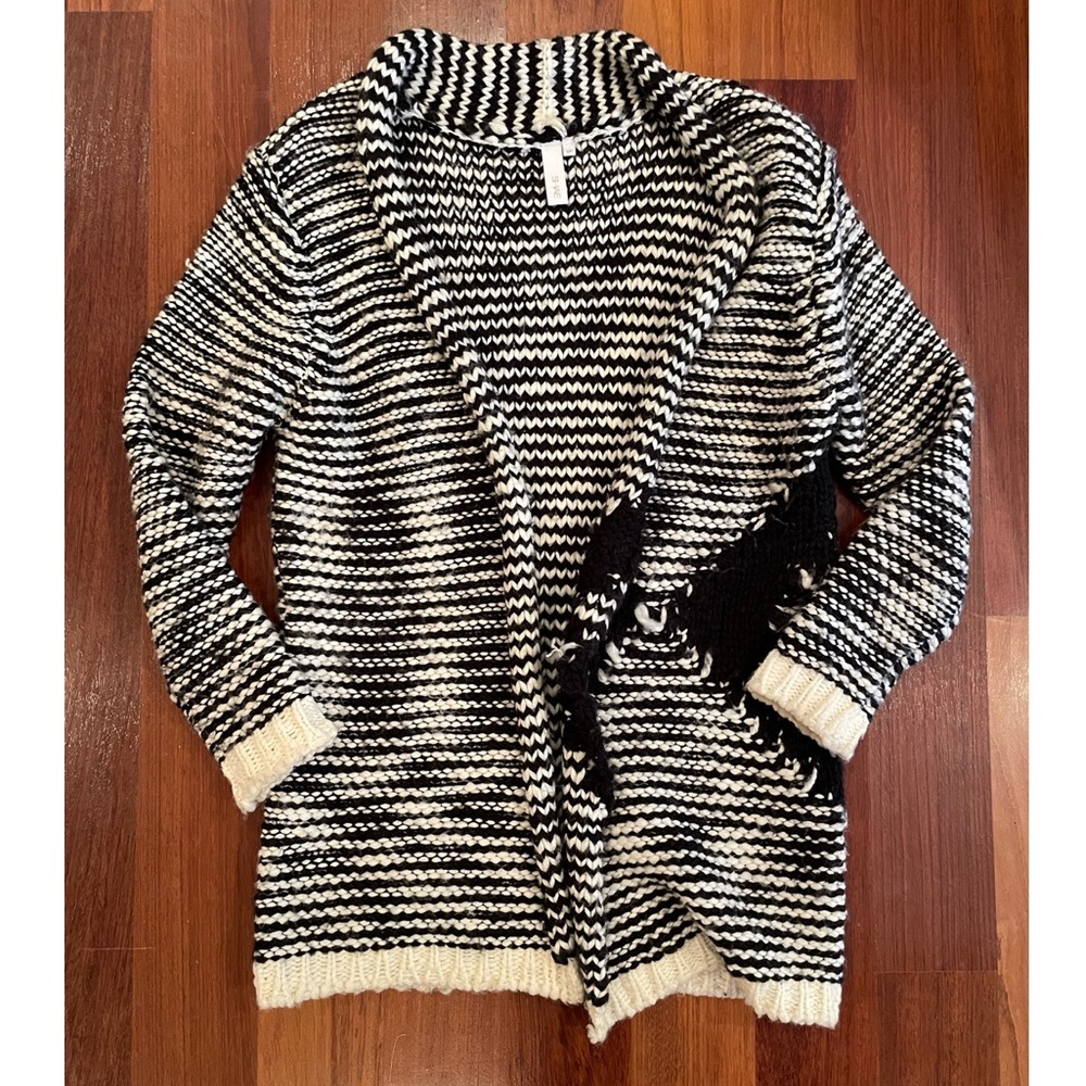 SI-IAE Designer Knit Warm Comfy Boho Cardigan $82 Great Condition
